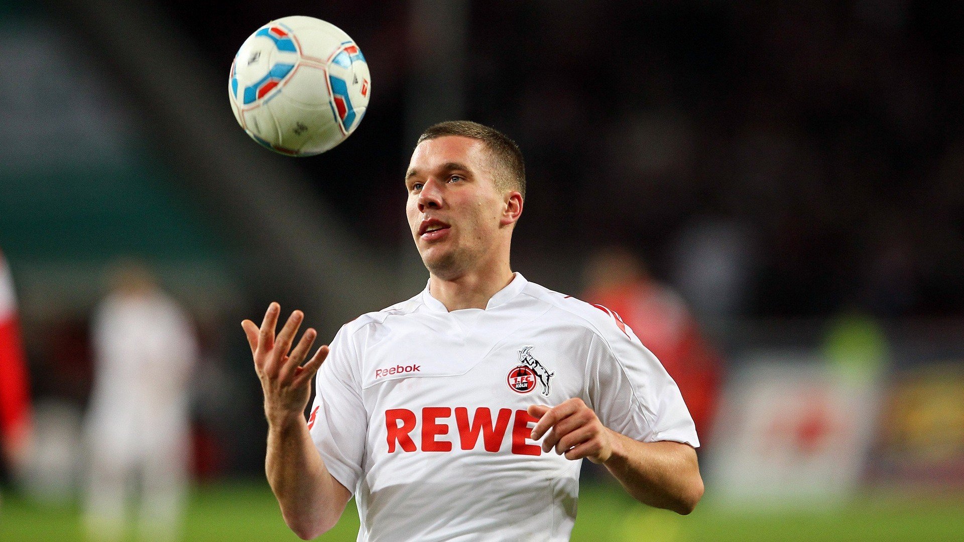 苏炳添参与科技团队共同研发训练仪,苏炳添试训